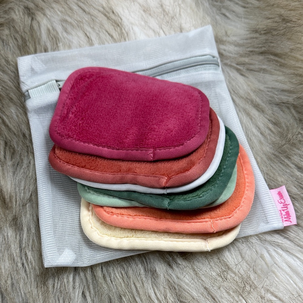 MakeUp Eraser 7-Day Set Reusable Makeup Remover Cloths NWOT Multi-Color